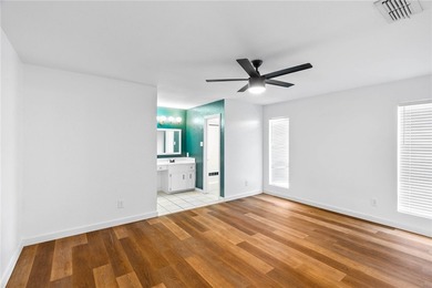 Discover your new home at 1620 Memorial Pkwy in Portland, TX - photo 12