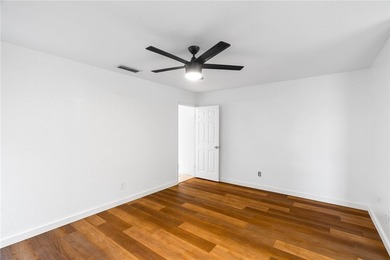 Discover your new home at 1620 Memorial Pkwy in Portland, TX - photo 19