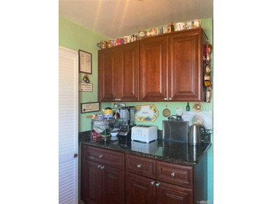 Oversized 2 Bedroom/ 2 Full Bathroom Apartment could be easily - photo 12