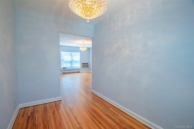 Newly renovated- move-in ready one-bedroom. Facing a garden view - photo 12