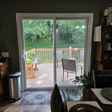 Beautiful and well-maintained split level home with 1st floor - photo 12