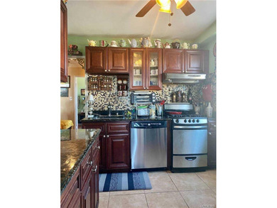 Oversized 2 Bedroom/ 2 Full Bathroom Apartment could be easily - photo 13