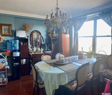 Oversized 2 Bedroom/ 2 Full Bathroom Apartment could be easily - photo 14