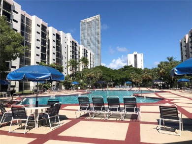 WONDERFUL LOCATION!! LIVE IN THE HEART OF SUNNY ISLES BEACH IN A
