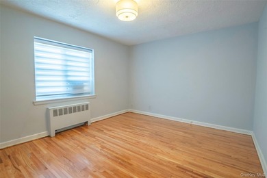 Newly renovated- move-in ready one-bedroom. Facing a garden view - photo 21
