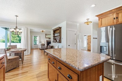 Welcome home to this exceptional residence, thoughtfully crafted - photo 22