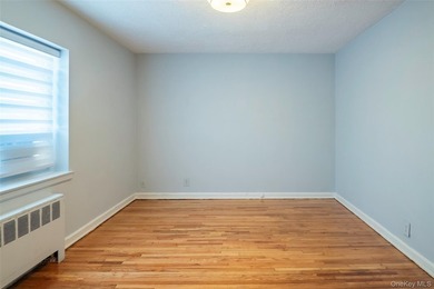 Newly renovated- move-in ready one-bedroom. Facing a garden view - photo 22