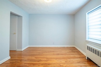 Newly renovated- move-in ready one-bedroom. Facing a garden view - photo 23