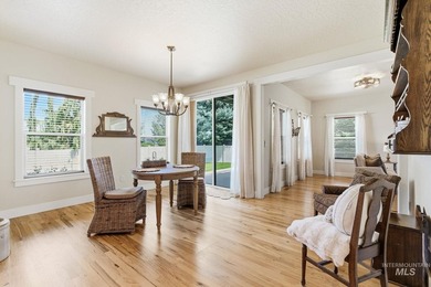 Welcome home to this exceptional residence, thoughtfully crafted - photo 26