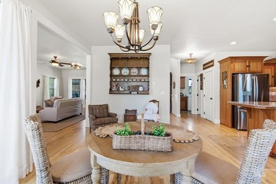Welcome home to this exceptional residence, thoughtfully crafted - photo 28