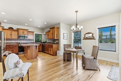 Welcome home to this exceptional residence, thoughtfully crafted - photo 29