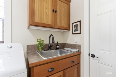 Welcome home to this exceptional residence, thoughtfully crafted - photo 33