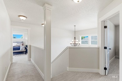 Welcome home to this exceptional residence, thoughtfully crafted - photo 34
