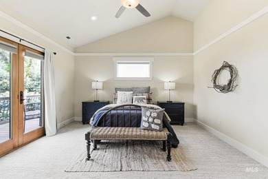 Welcome home to this exceptional residence, thoughtfully crafted - photo 35