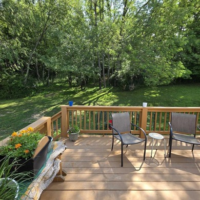 Beautiful and well-maintained split level home with 1st floor - photo 42