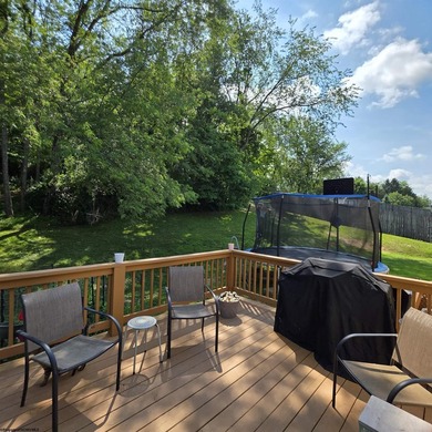 Beautiful and well-maintained split level home with 1st floor - photo 43