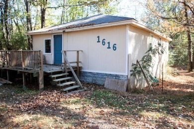Sardis Lake Home For Sale in Batesville Mississippi