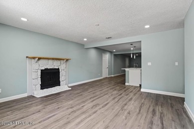 Recently remodeled 5 bedroom, 3 bathroom home is ready for new - photo 8