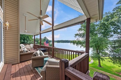 Experience the perfect blend of lakeside luxury and modern - photo 9