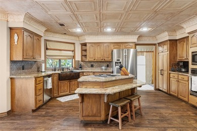 Welcome to your waterfront retreat on world-renowned Lake Fork - photo 11