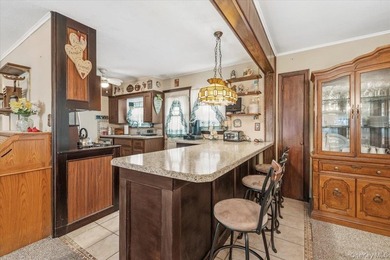 Welcome to this spacious 5-bedroom, 2-full-bath Colonial - photo 15