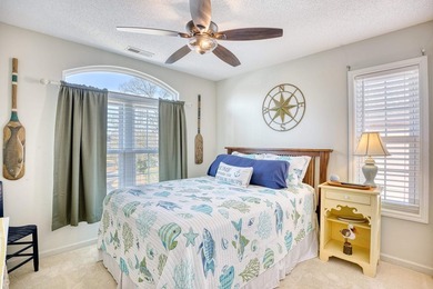 Gorgeous Marina views from this updated 2-bedroom, 2 bath END - photo 16