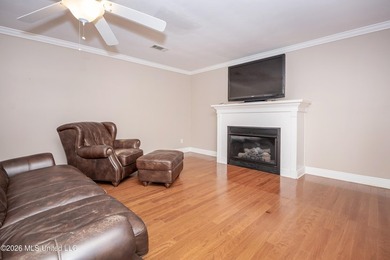 Welcome to 1907 9th Street in Pascagoula, where classic - photo 6