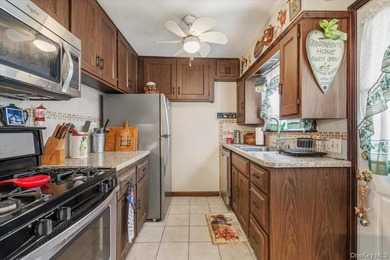 Welcome to this spacious 5-bedroom, 2-full-bath Colonial - photo 16