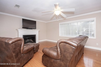 Welcome to 1907 9th Street in Pascagoula, where classic - photo 8