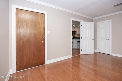 Welcome to 1907 9th Street in Pascagoula, where classic - photo 10