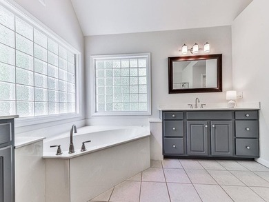 Welcome to your Forever home in a Golf Community where timeless - photo 28