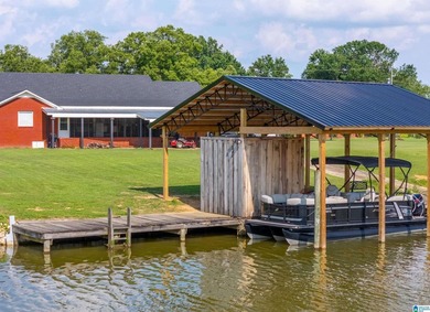 WATERFRONT LIVING at Its Best! This beautiful 4-bedroom, 4 bath - photo 2