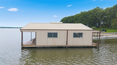 Welcome to your waterfront retreat on world-renowned Lake Fork - photo 32