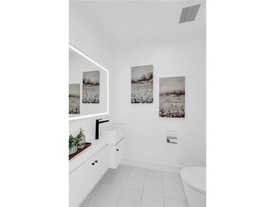Rarely does a townhome deliver this level of detail. 1,200 - photo 33