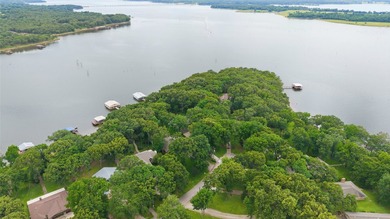 Welcome to your waterfront retreat on world-renowned Lake Fork - photo 37