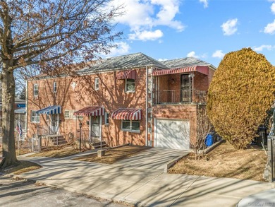 Welcome home to this inviting brick semi-attached single-family - photo 2