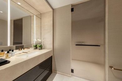 Welcome to Mandarin Oriental Residences, Fifth Avenue. Gilded - photo 4
