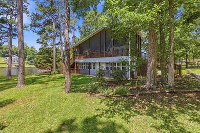Situated on Lots 17 & 18 with approximately 233 feet of - photo 4