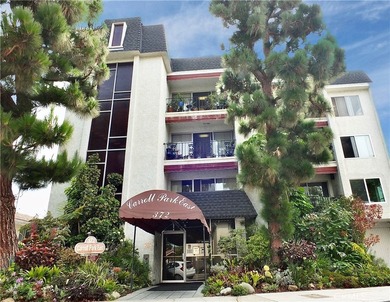 Views, Views, Views! Perched on the top floor of the prestigious - photo 1