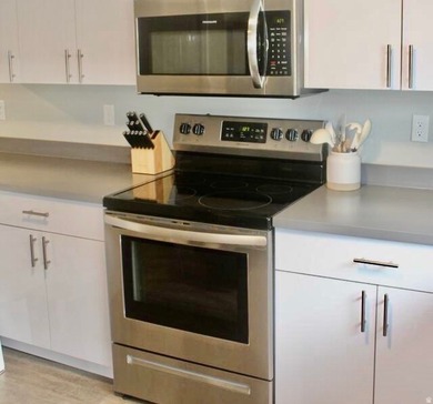 Main-floor condo in the heart of Springville. This unit offers a - photo 6