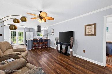 Looking for a move in ready 3 bedroom home in Gulfport with room - photo 6