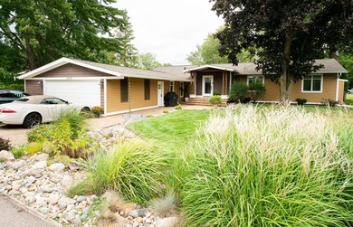 Baseline Lake - Livingston County Home For Sale in Pinckney Michigan