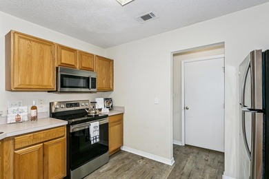 Welcome home to this charming 3-bedroom, 2-bathroom residence - photo 15
