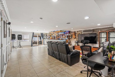 This expansive custom 3000sf renovated home with Central Air - photo 29