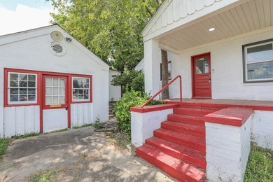 Location, location, location! This versatile commercial property - photo 4