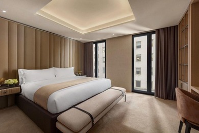 Welcome to Mandarin Oriental Residences, Fifth Avenue. Gilded - photo 10