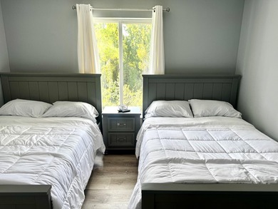 Completely remodeled 2 bedroom, 2 bath condo located on the 3rd - photo 16