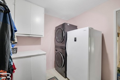 Beautiful corner home in sought-after MOUNTAIN VIEW PLACE! This - photo 17