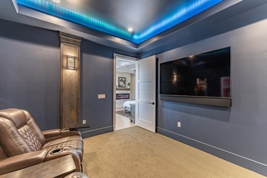 Custom home in beautiful, quiet neighborhood perched at the top - photo 21