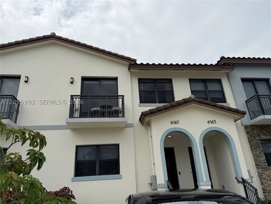 Amazing and Beautiful modern townhome. Second floor with 3 - photo 2